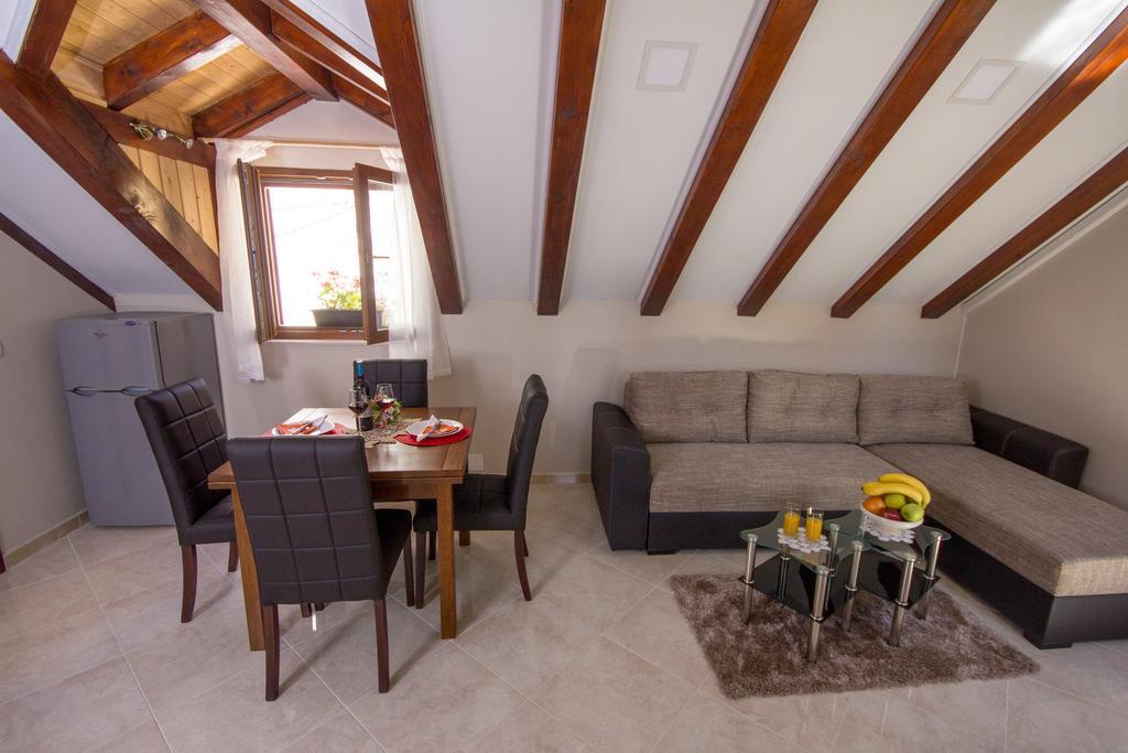 Apartment Niko Kastel Stari Kastela Room photo